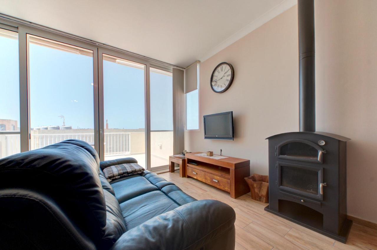 Modern Seaside 2 Bedroom Penthouse With Sea Views Сент-Полс-Бей Экстерьер фото