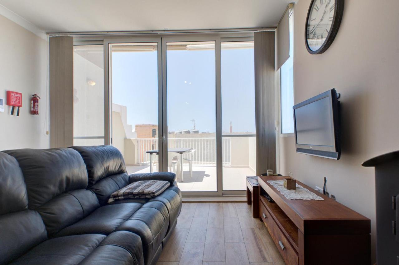 Modern Seaside 2 Bedroom Penthouse With Sea Views Сент-Полс-Бей Экстерьер фото